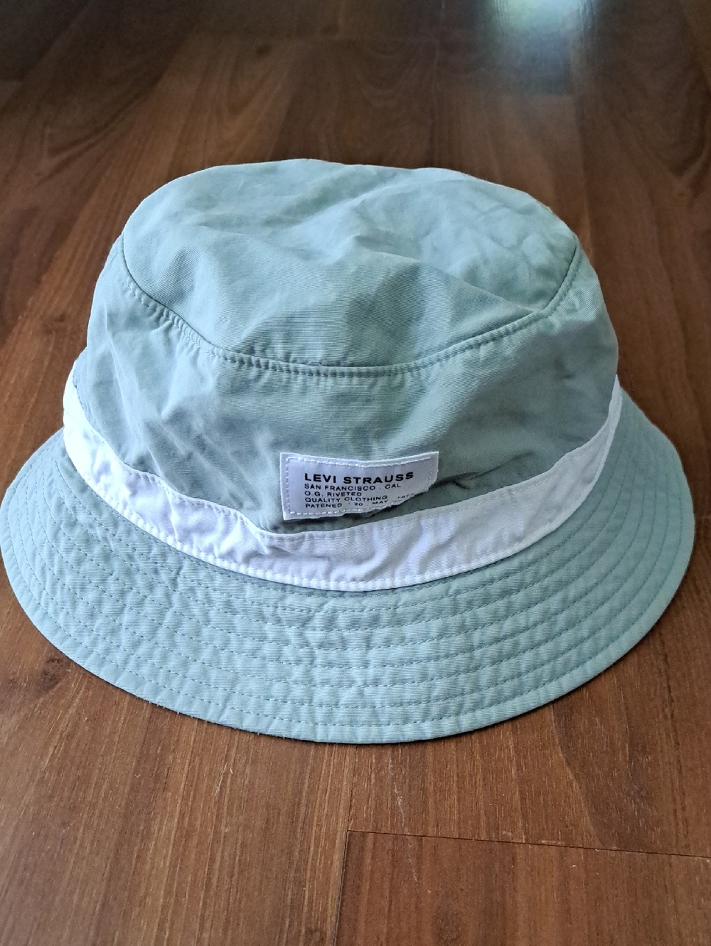 Levi's  Sage Green Bucket Hat with White Band